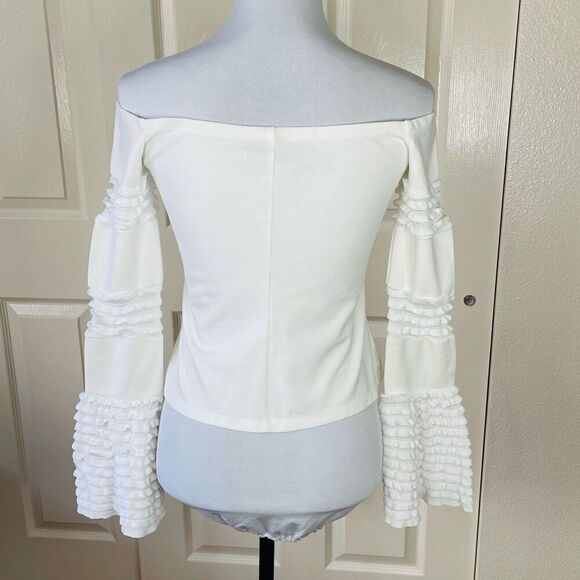 Alexis Gryffin Off The Shoulder Bell Sleeve Top White Size Medium - Picture 4 of 12